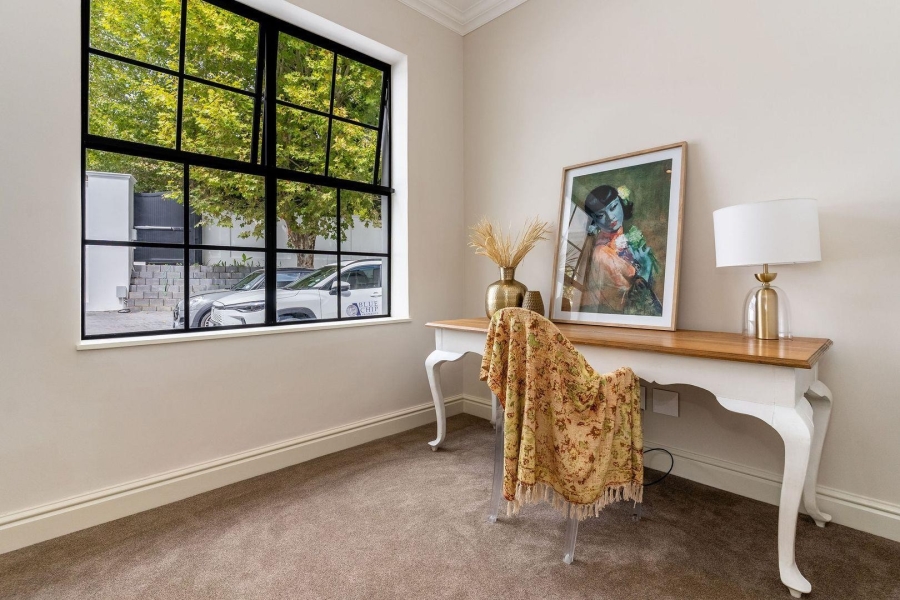 5 Bedroom Property for Sale in Constantia Western Cape